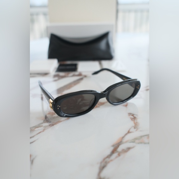 GENTLE MONSTER Black Sunglasses - Picture 5 of 16